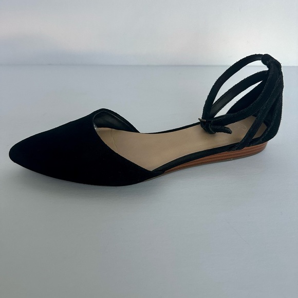 Crown Vintage Women’s black pointed toe faux suede ballet flat adjustable strap - Picture 16 of 17